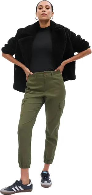 GAP Women's Girlfriend Cargo Jogger