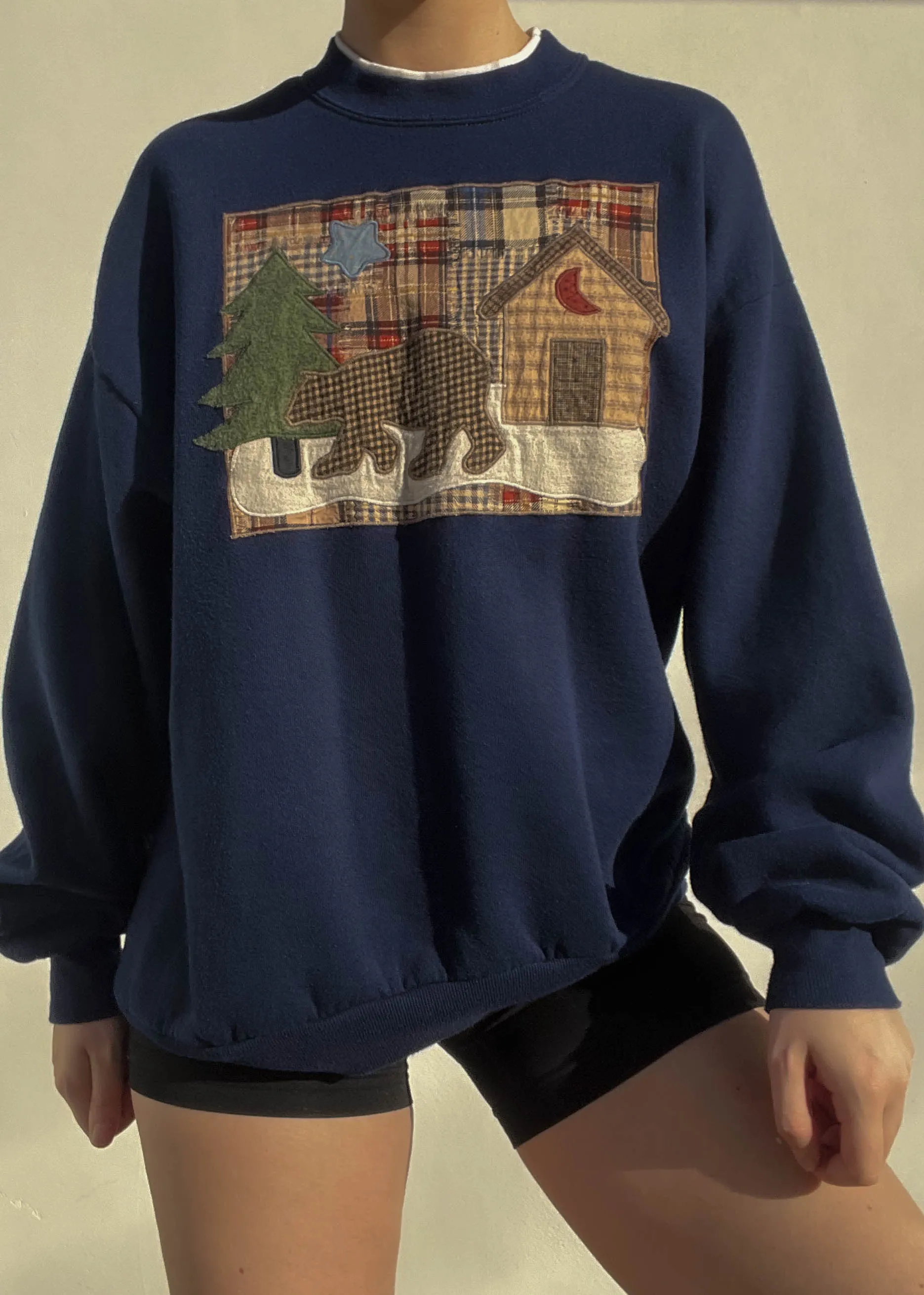 Grizzly Cabin Layered Crewneck (L)
