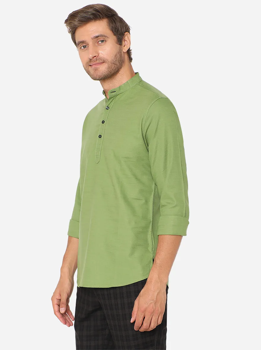 Piquant Green Solid Slim Fit Semi Casual Shirt | JadeBlue