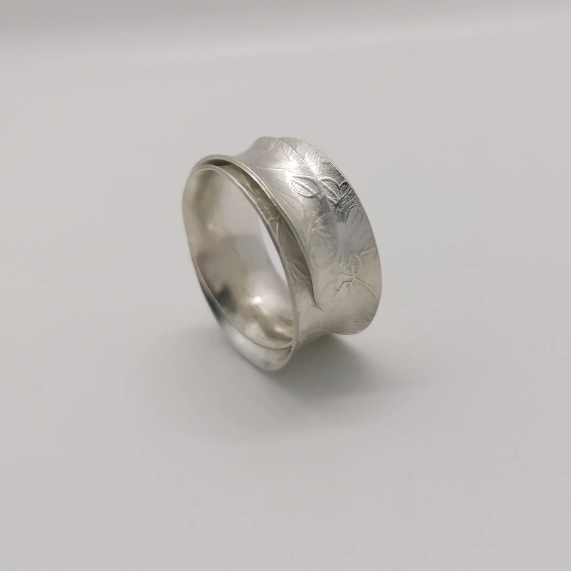 Watercolour Vines Wrapped Ring